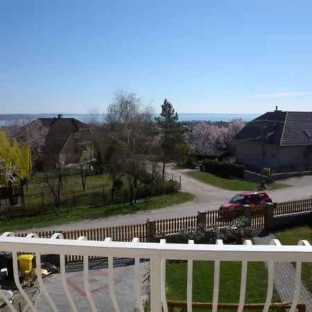 Balatonalmadi/balaton 17971 Tatil Evi *