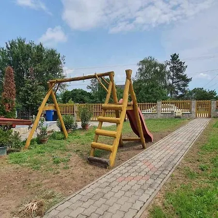 Balatonalmadi/balaton 17971 Tatil Evi